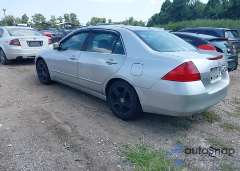 2007 Honda Accord 3.0 Ex z USA, uszkodzony, nr VIN 1HGCM66577A012689
